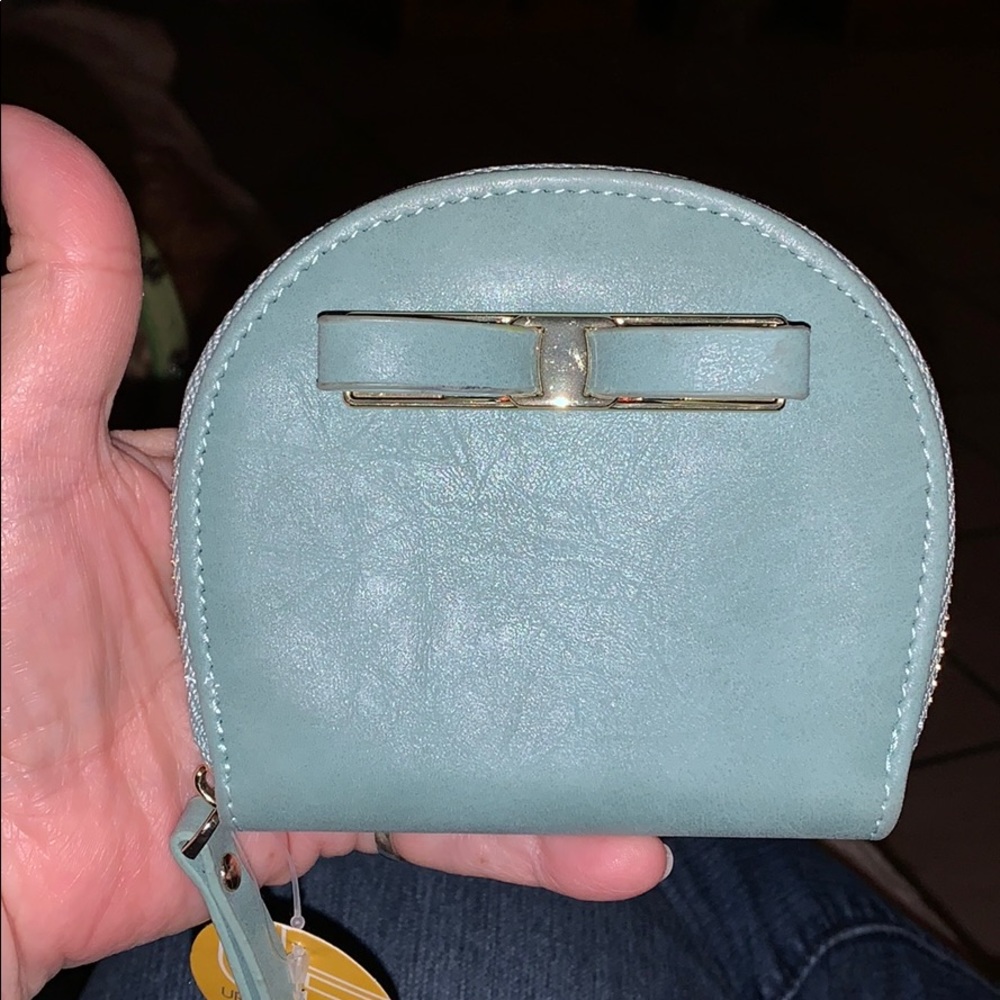 Curve wallet NWT